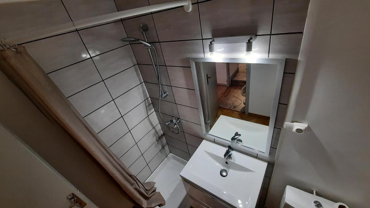 3 Pieces Chambre+cuisine+sdb Centre *